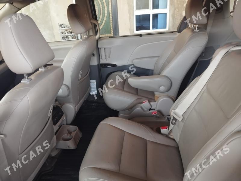 Toyota Sienna 2018 - 450 000 TMT - Kaka - img 5