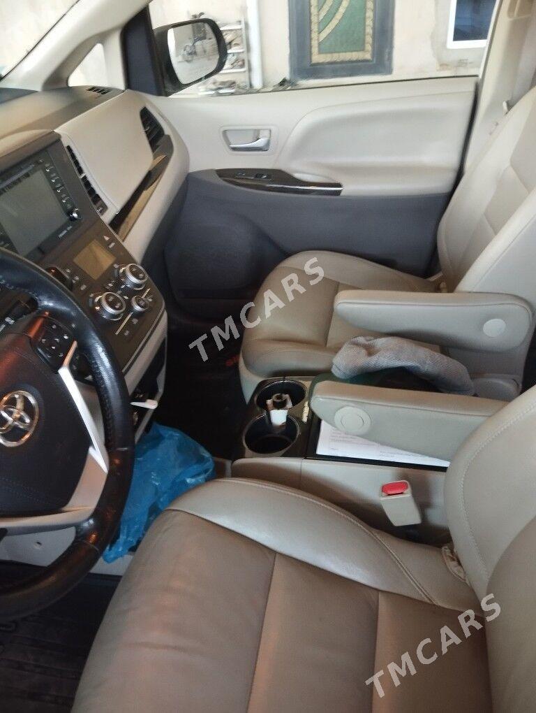 Toyota Sienna 2018 - 450 000 TMT - Kaka - img 6