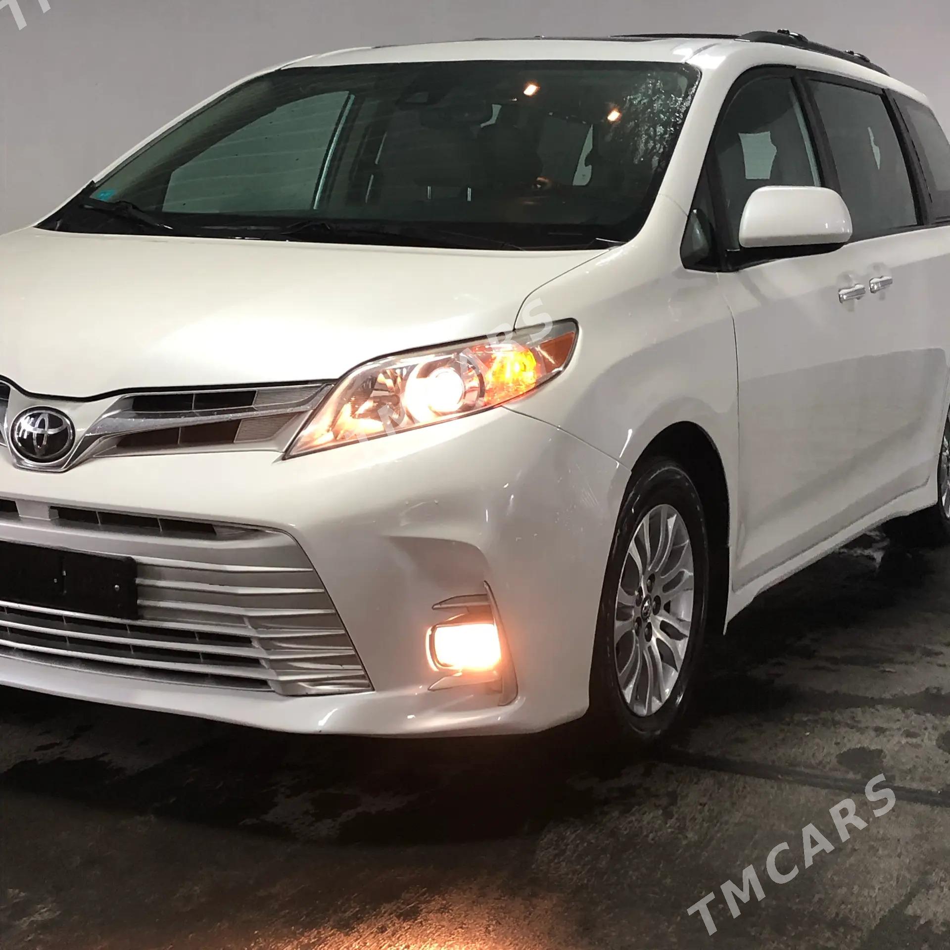Toyota Sienna 2018 - 450 000 TMT - Kaka - img 3
