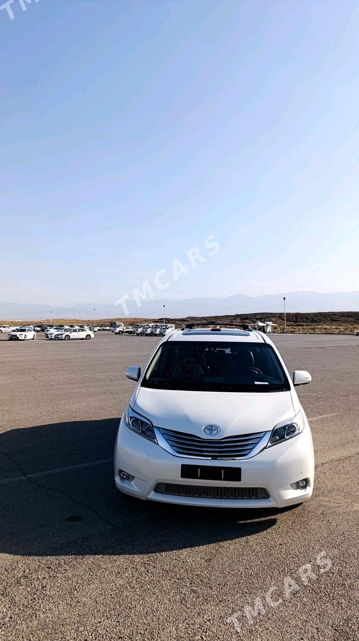 Toyota Sienna 2016 - 390 000 TMT - Кёнеургенч - img 4