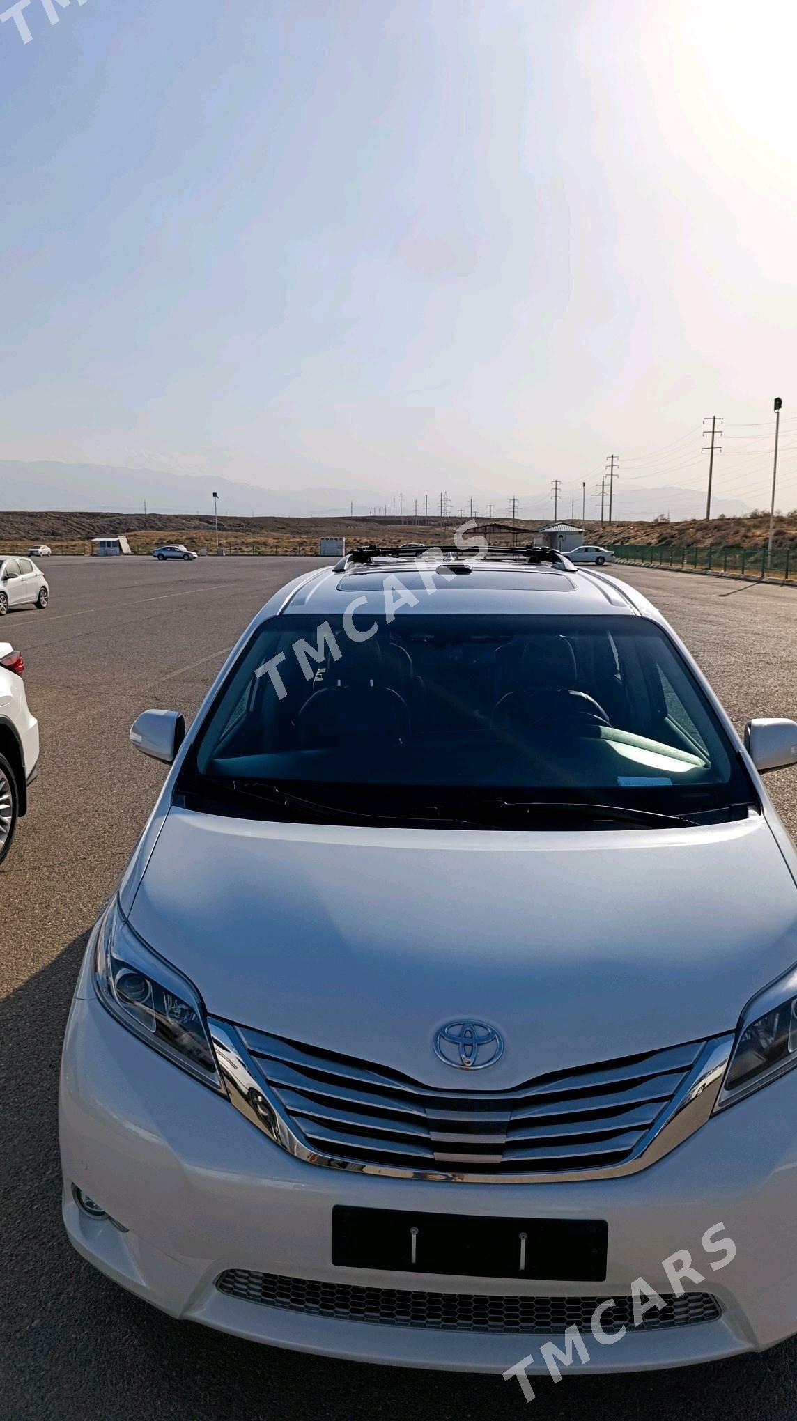 Toyota Sienna 2016 - 390 000 TMT - Кёнеургенч - img 7