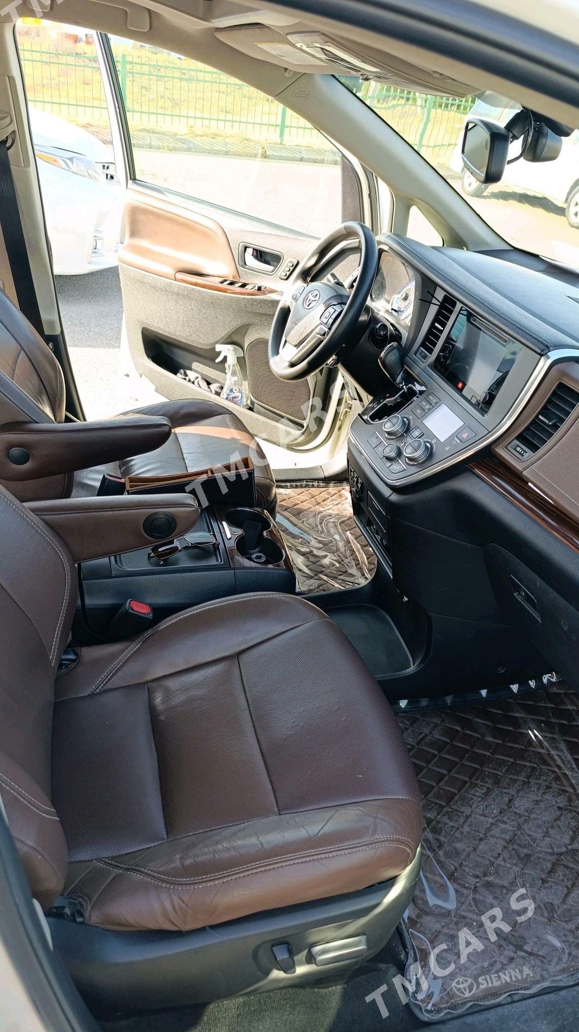 Toyota Sienna 2016 - 390 000 TMT - Кёнеургенч - img 5