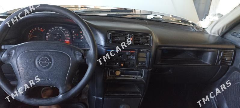 Opel Vectra 1994 - 28 000 TMT - Çärjew - img 4