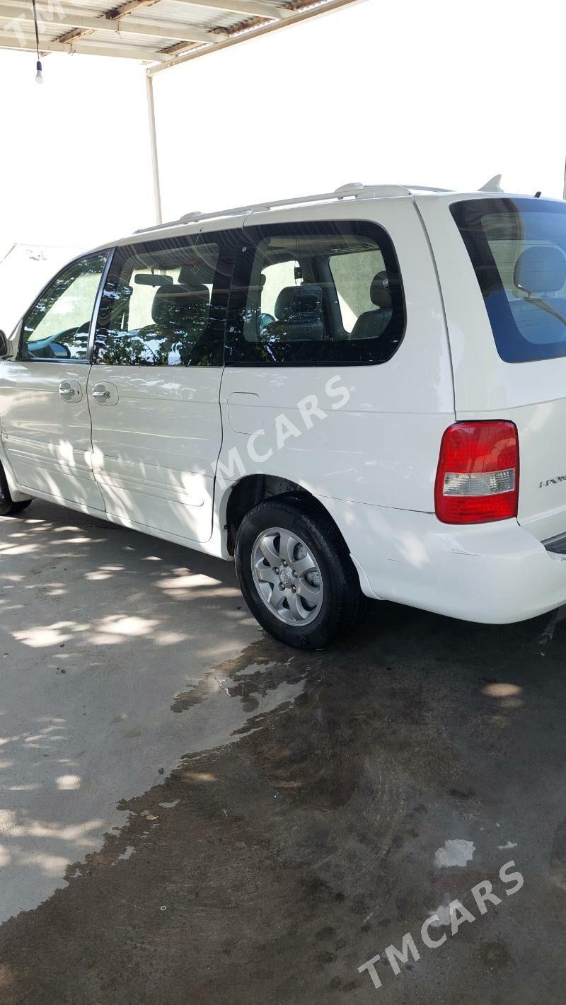 Kia Sedona 2003 - 90 000 TMT - Бахарден - img 4