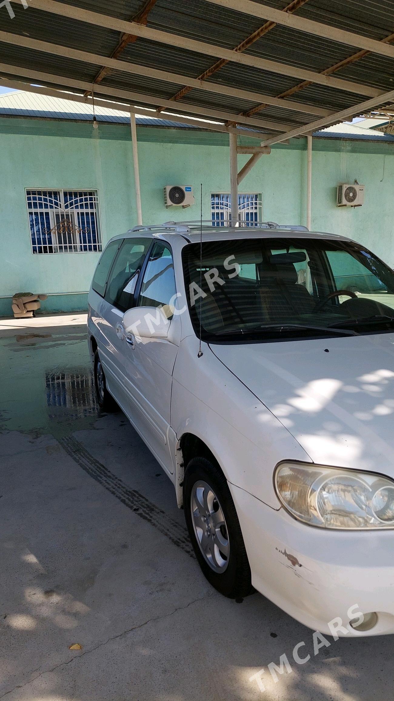 Kia Sedona 2003 - 90 000 TMT - Бахарден - img 5