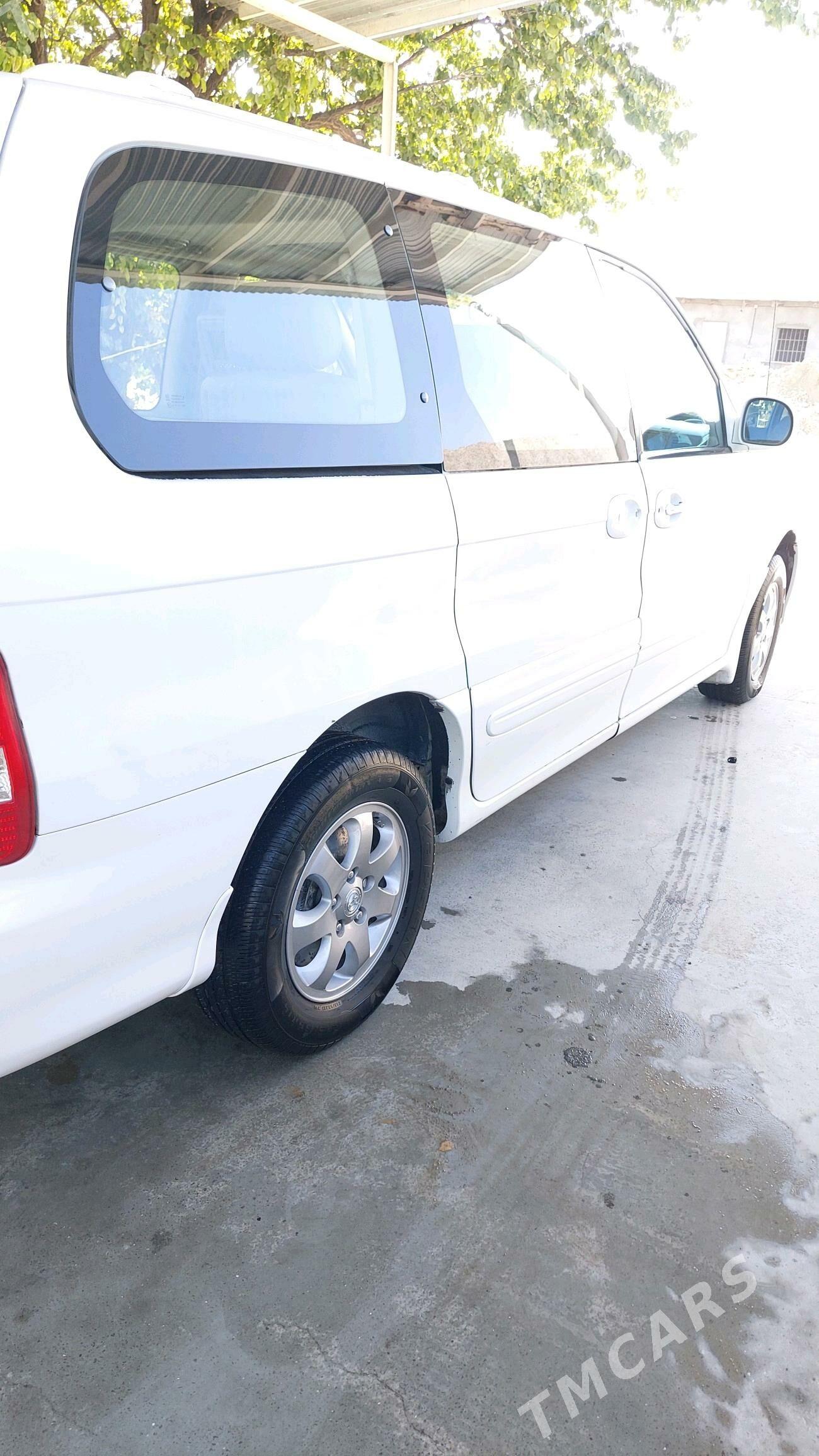 Kia Sedona 2003 - 90 000 TMT - Бахарден - img 6