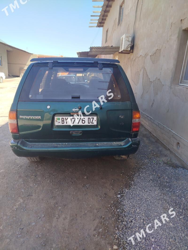 Nissan Pathfinder 1996 - 70 000 TMT - етр. Туркменбаши - img 3