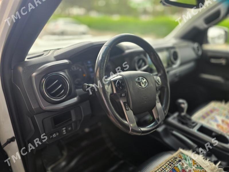 Toyota Tacoma 2018 - 330 000 TMT - Aşgabat - img 3