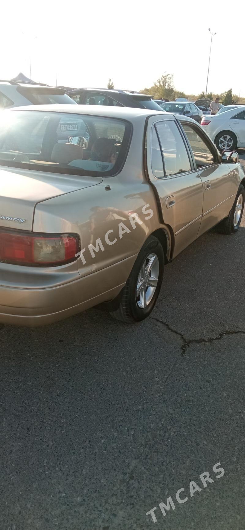 Toyota Camry 1995 - 70 000 TMT - Türkmenabat - img 2