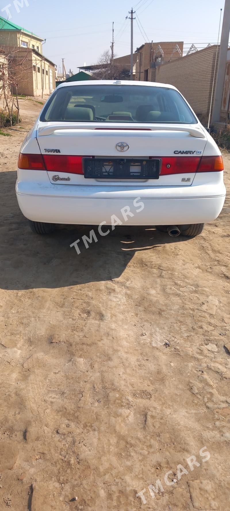Toyota Camry 1999 - 120 000 TMT - Халач - img 3