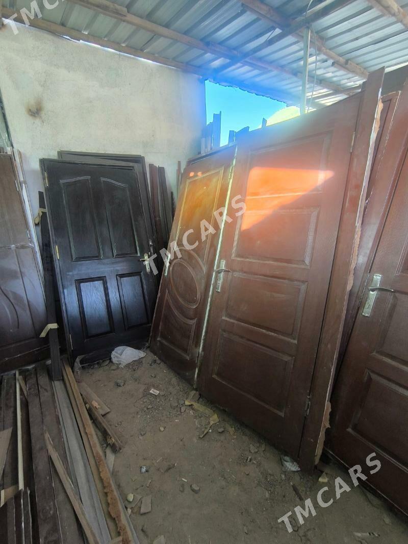 IÇGI GAPYLAR RABOTÇY - Гуртли - img 2