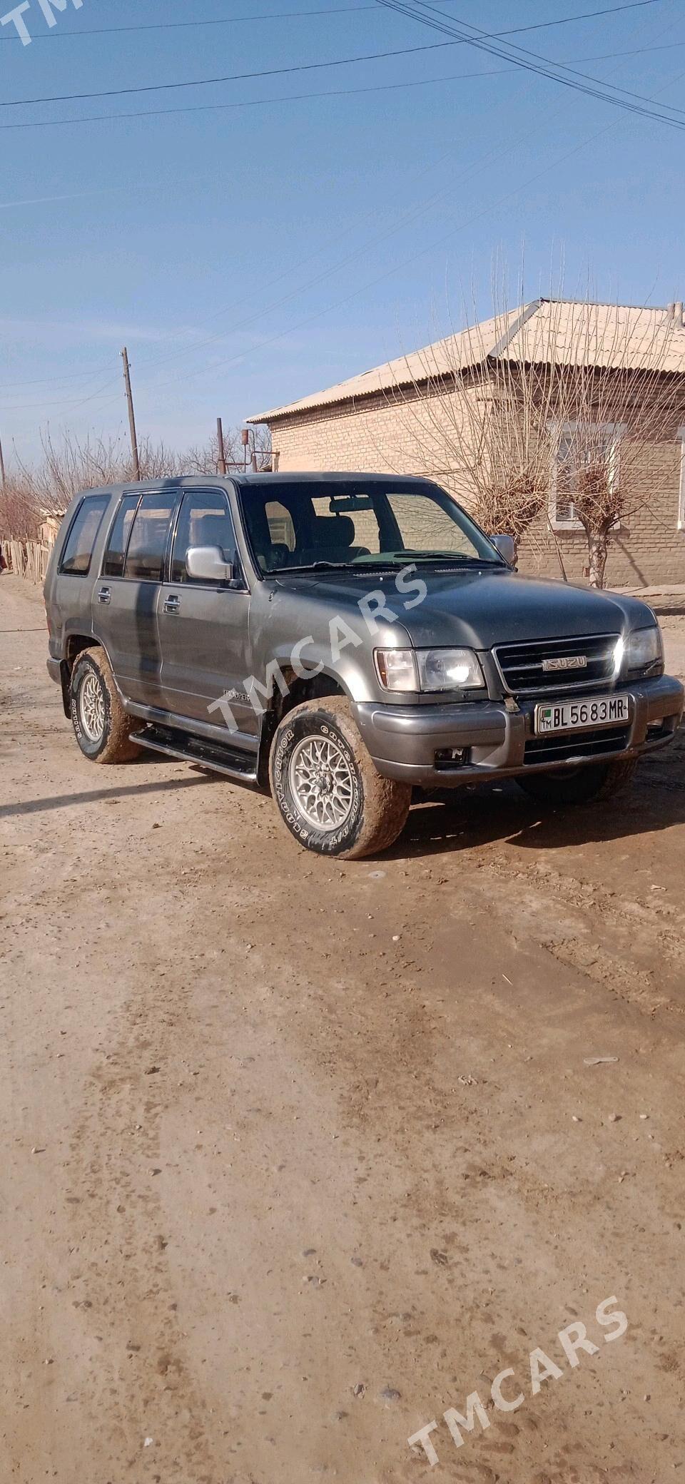 Isuzu Trooper 1998 - 60 000 TMT - Байрамали - img 3