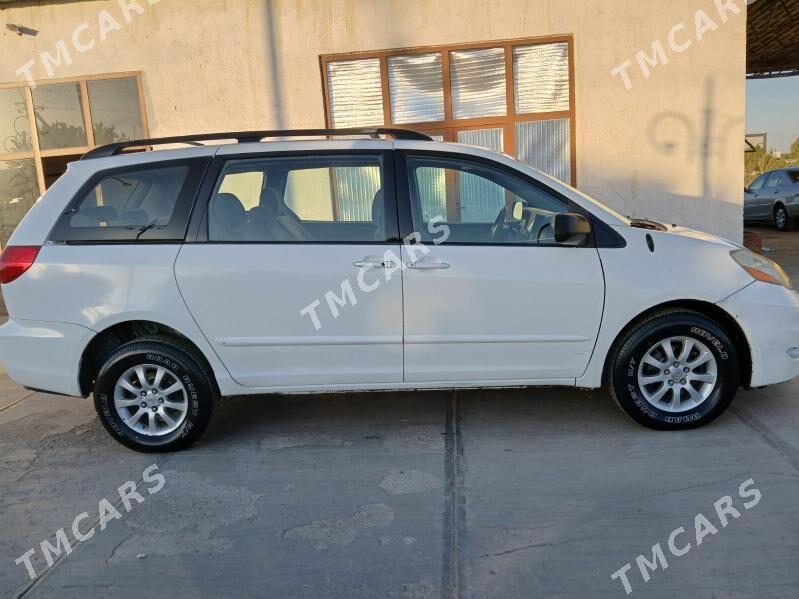 Toyota Sienna 2008 - 200 000 TMT - Дашогуз - img 5