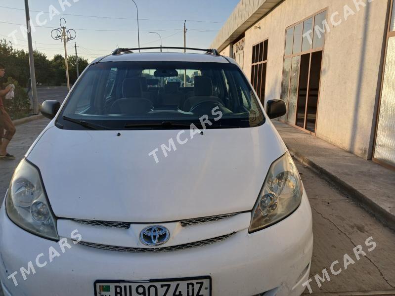 Toyota Sienna 2008 - 200 000 TMT - Дашогуз - img 2