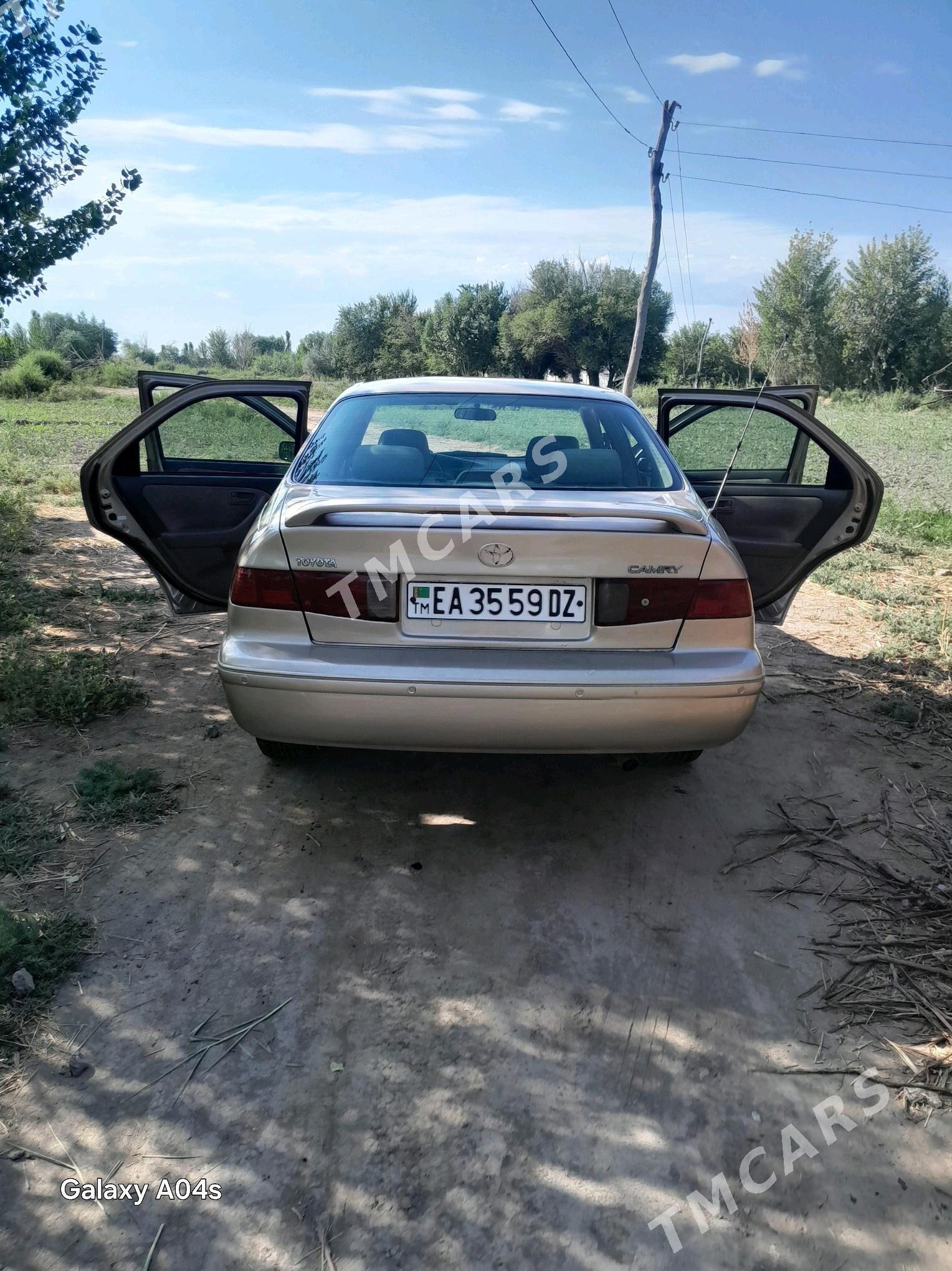 Toyota Camry 2001 - 124 000 TMT - Кёнеургенч - img 3