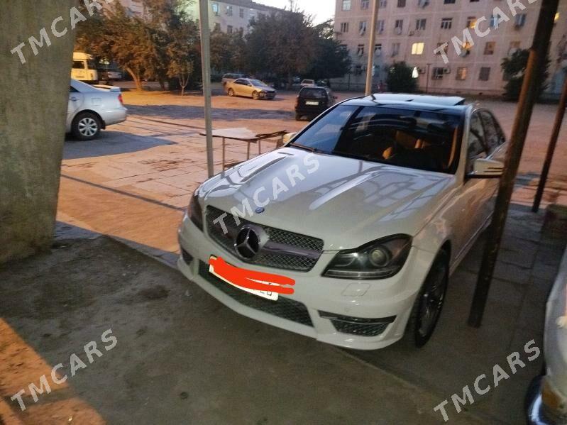 Mercedes-Benz C-Class 2010 - 195 000 TMT - Туркменабат - img 4