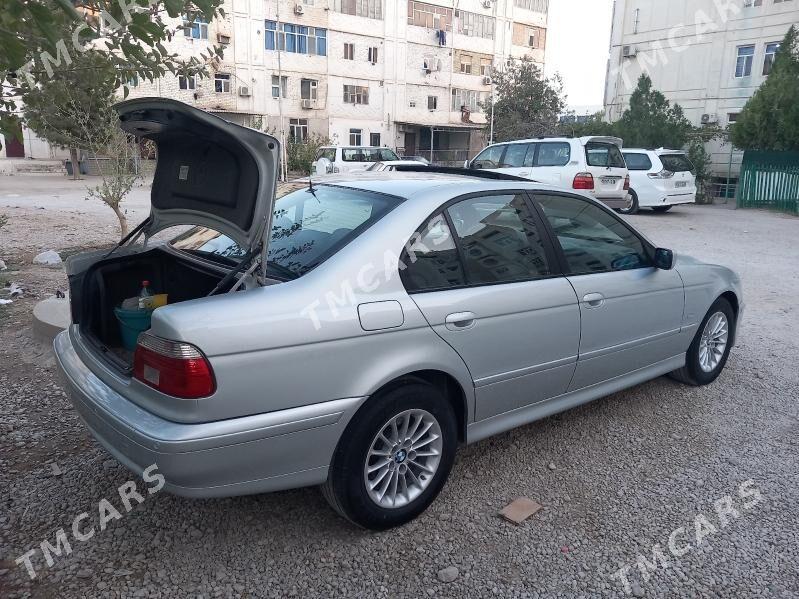 BMW E39 2002 - 140 000 TMT - Балканабат - img 4
