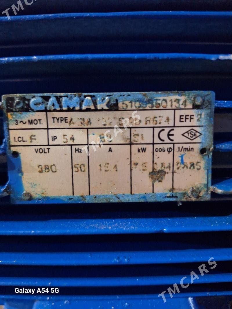 dwigatel двигатель 7.5kw - Büzmeýin - img 1
