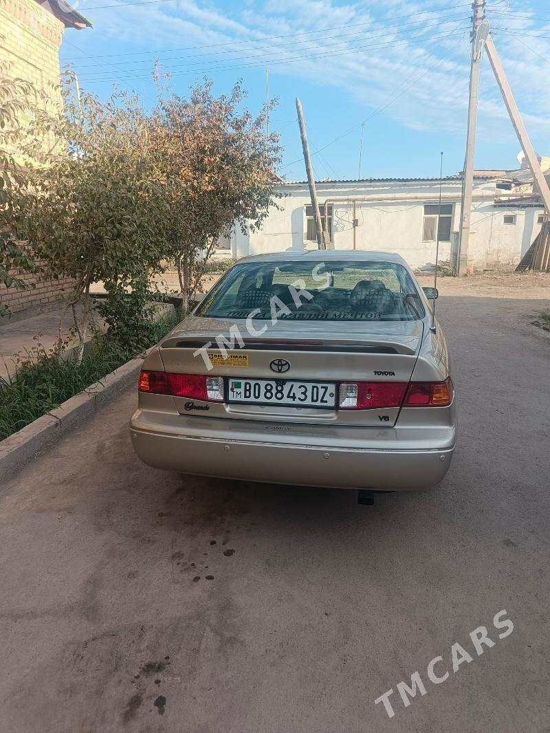Toyota Camry 1998 - 140 000 TMT - Дашогуз - img 3