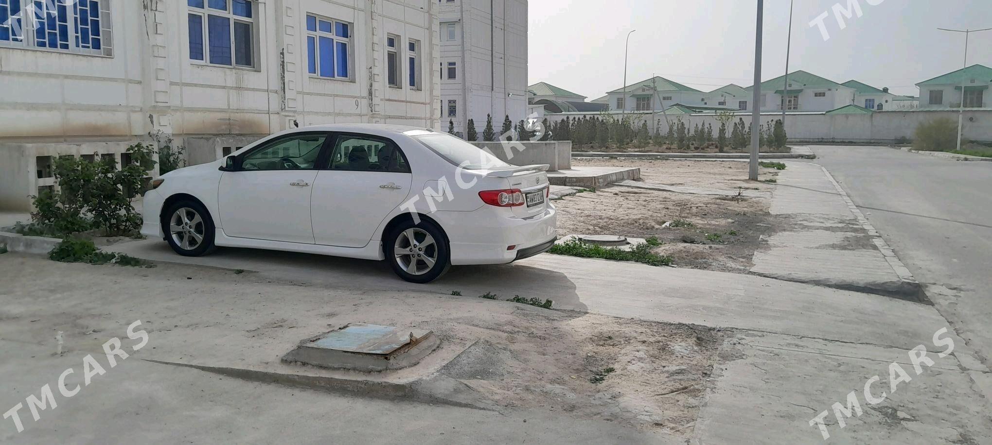 Toyota Corolla 2013 - 177 000 TMT - Яшлык - img 3