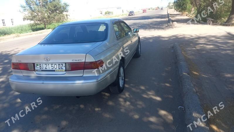 Toyota Camry 2001 - 170 000 TMT - Дашогуз - img 2