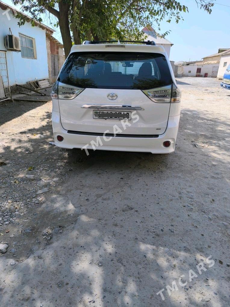 Toyota Sienna 2019 - 420 000 TMT - Койтендаг - img 3