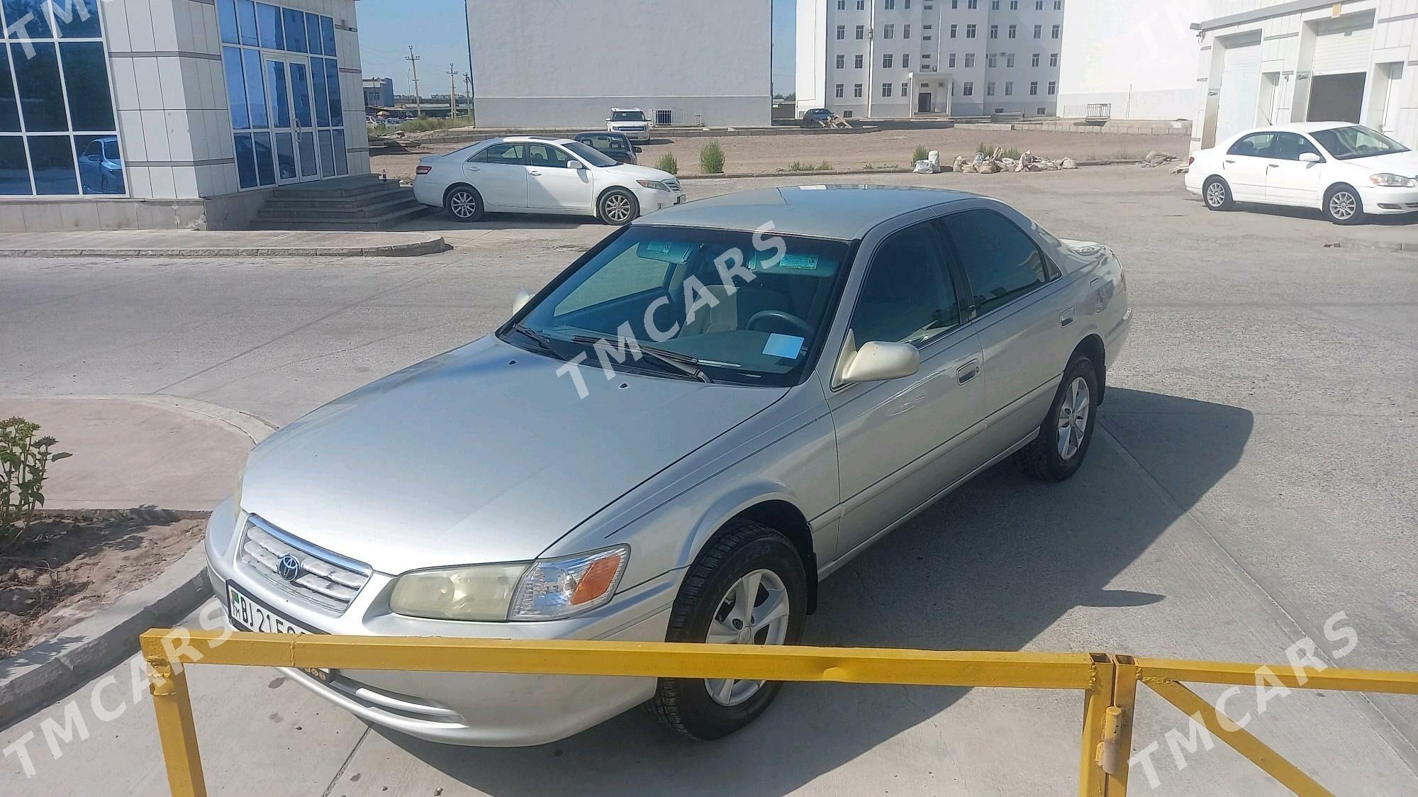 Toyota Camry 2001 - 170 000 TMT - Дашогуз - img 3