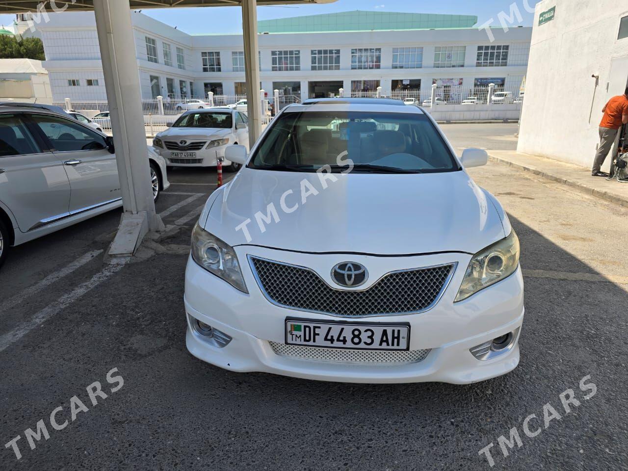 Toyota Camry 2008 - 148 000 TMT - 8 мкр - img 3