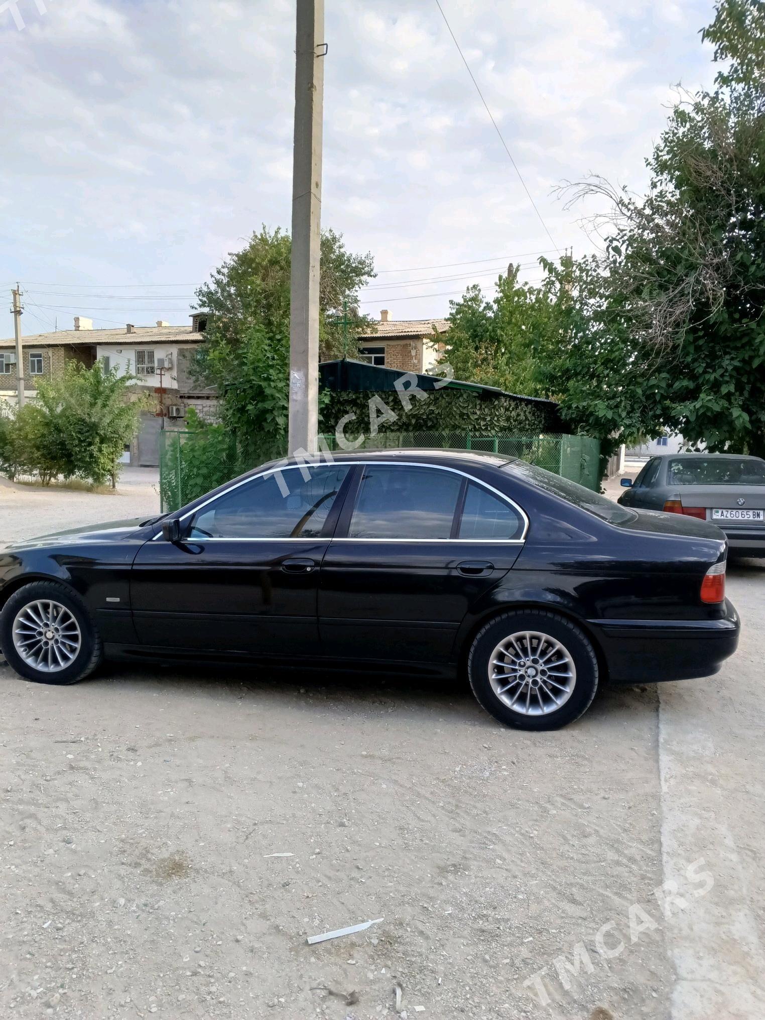 BMW E39 2003 - 140 000 TMT - Balkanabat - img 4