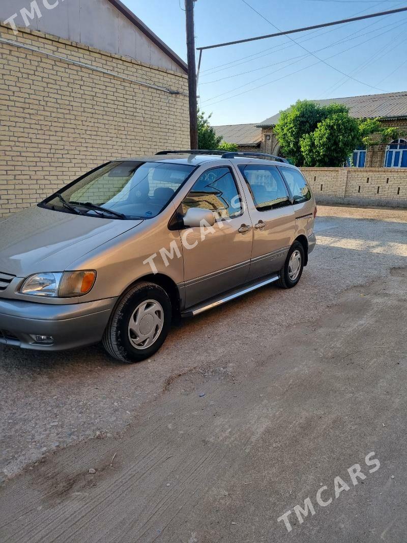 Toyota Sienna 2002 - 175 000 TMT - Керки - img 2