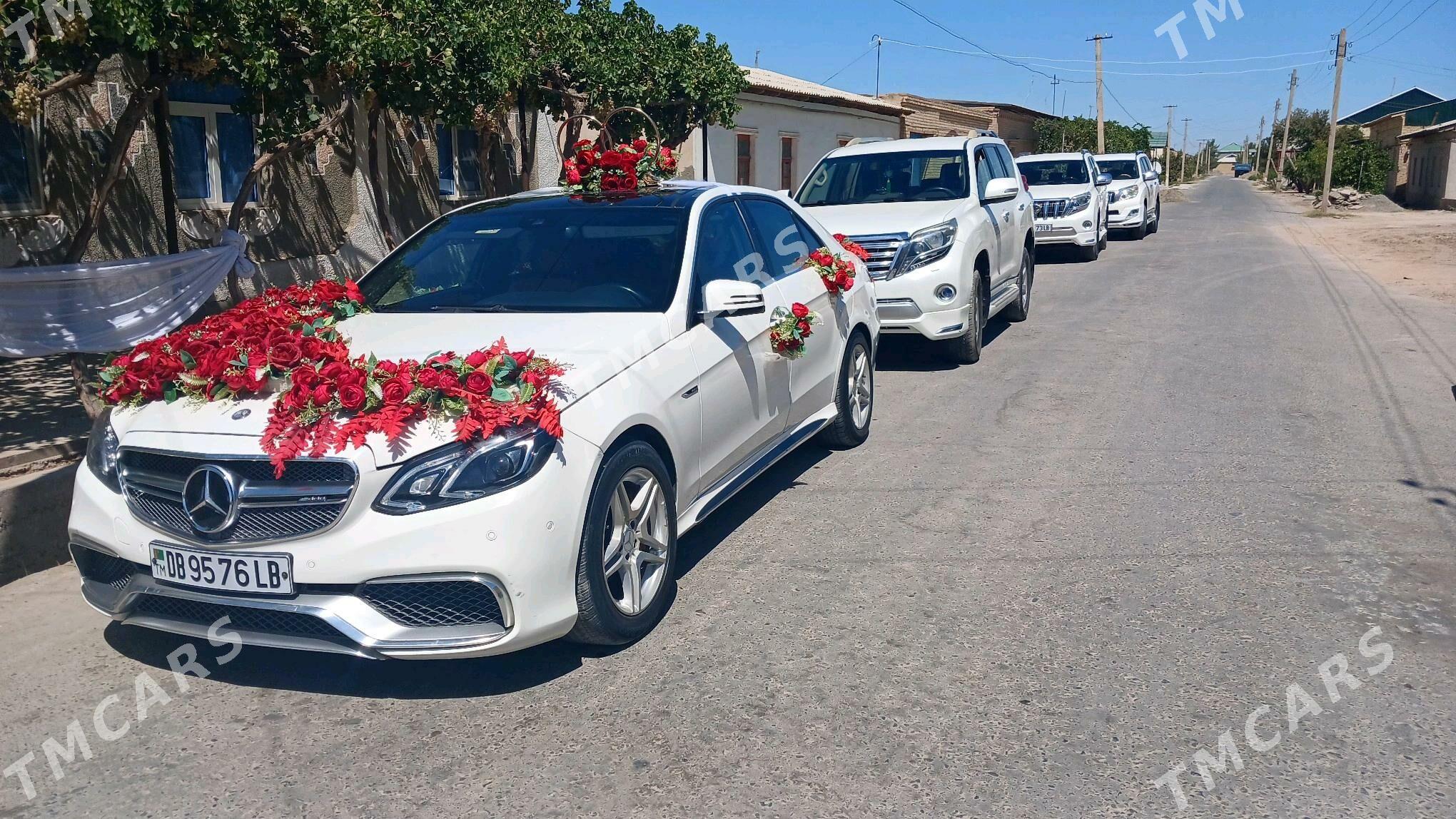 Mercedes-Benz E350 2010 - 340 000 TMT - Дянев - img 1