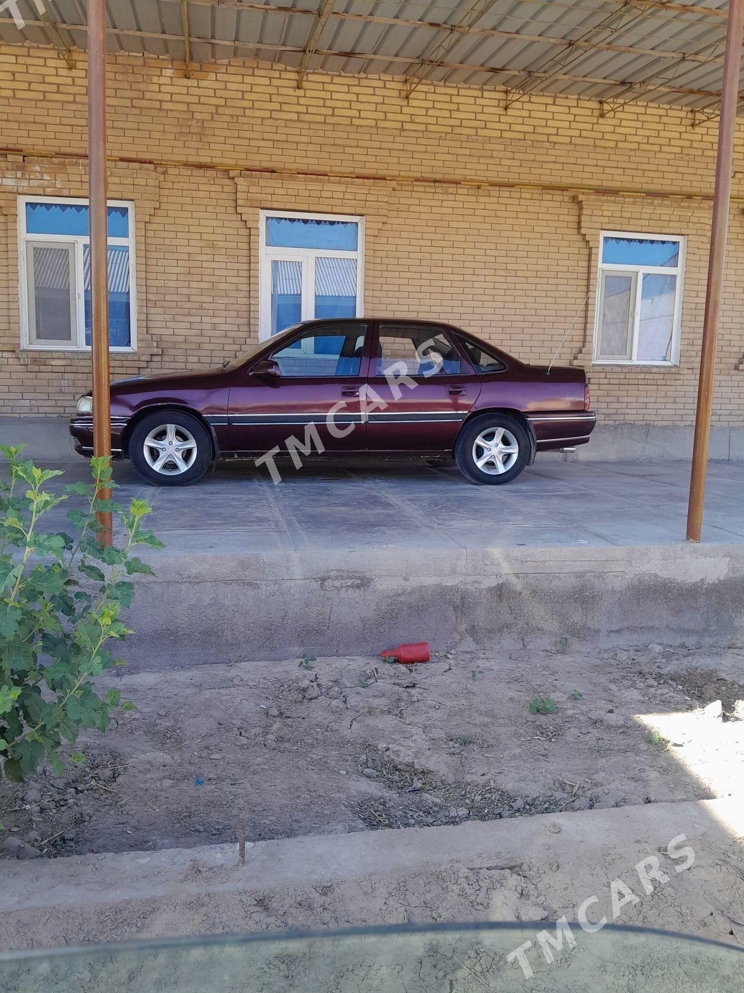 Opel Vectra 1990 - 40 000 TMT - Фарап - img 1