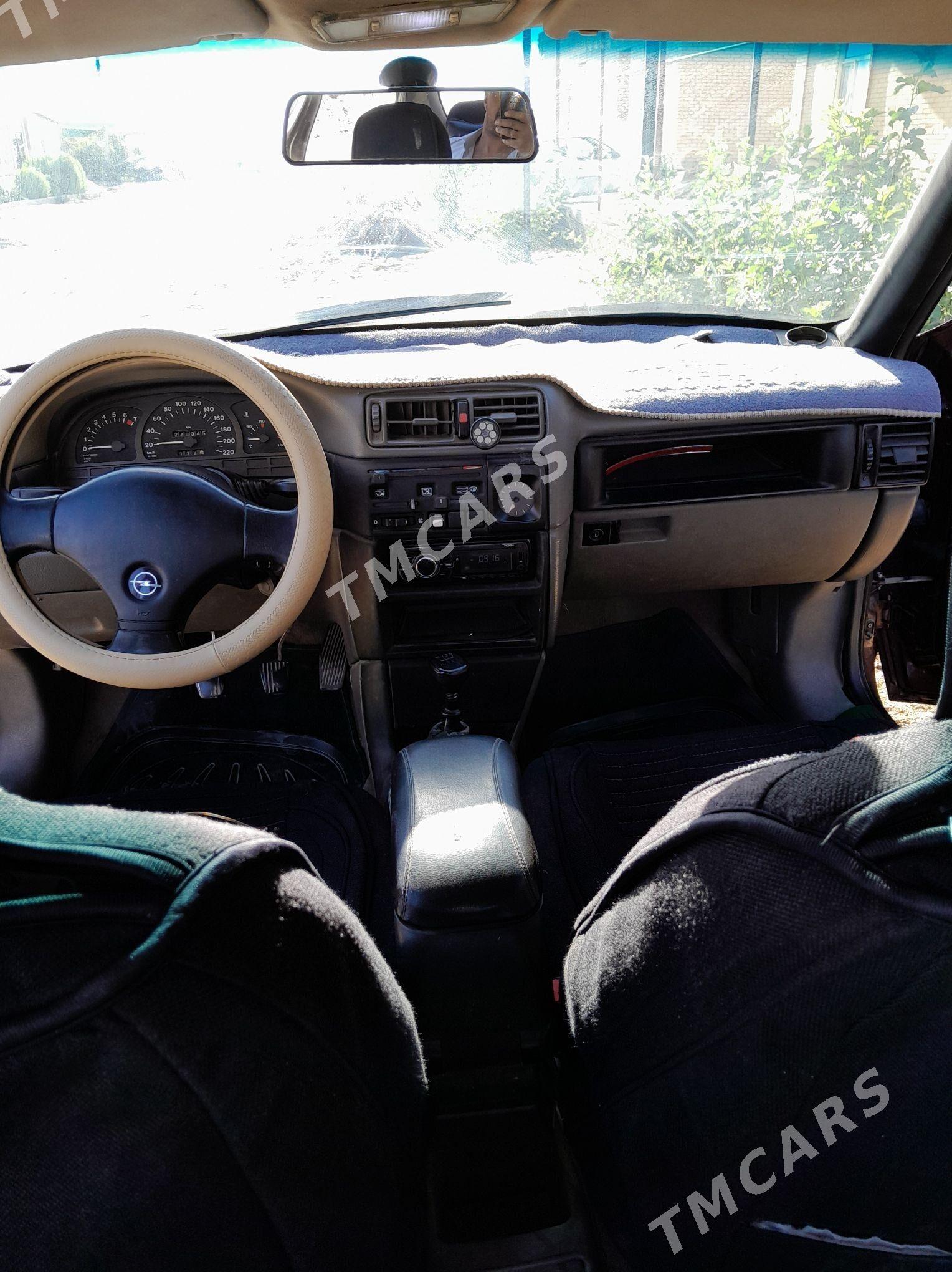 Opel Vectra 1990 - 40 000 TMT - Фарап - img 7