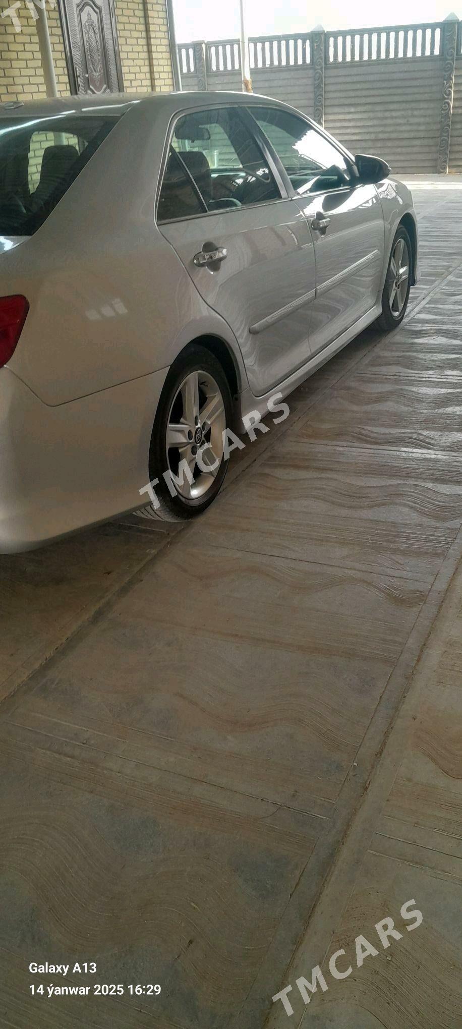 Toyota Camry 2014 - 220 000 TMT - Мары - img 4