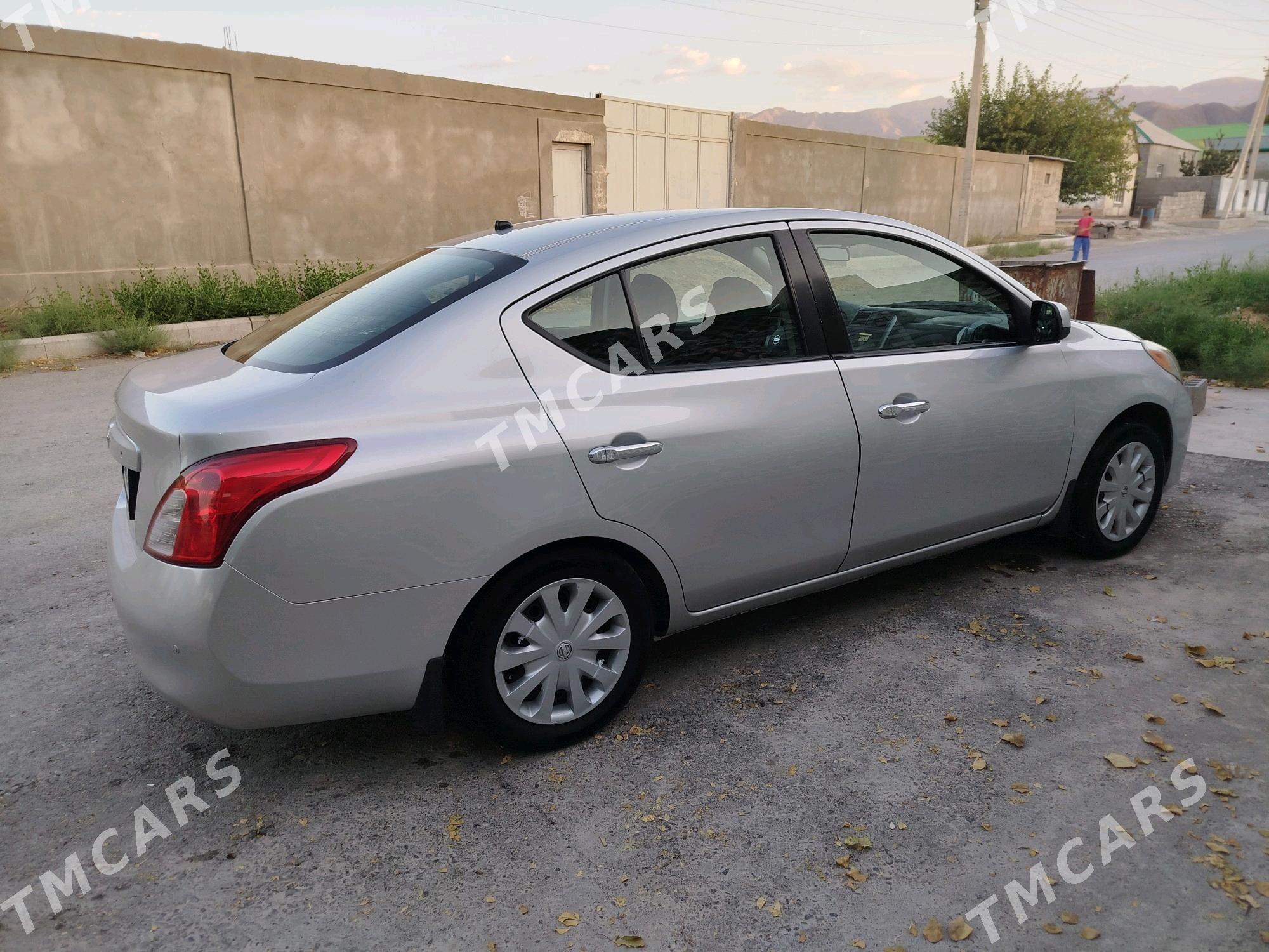 Nissan Versa 2012 - 122 000 TMT - Ашхабад - img 3