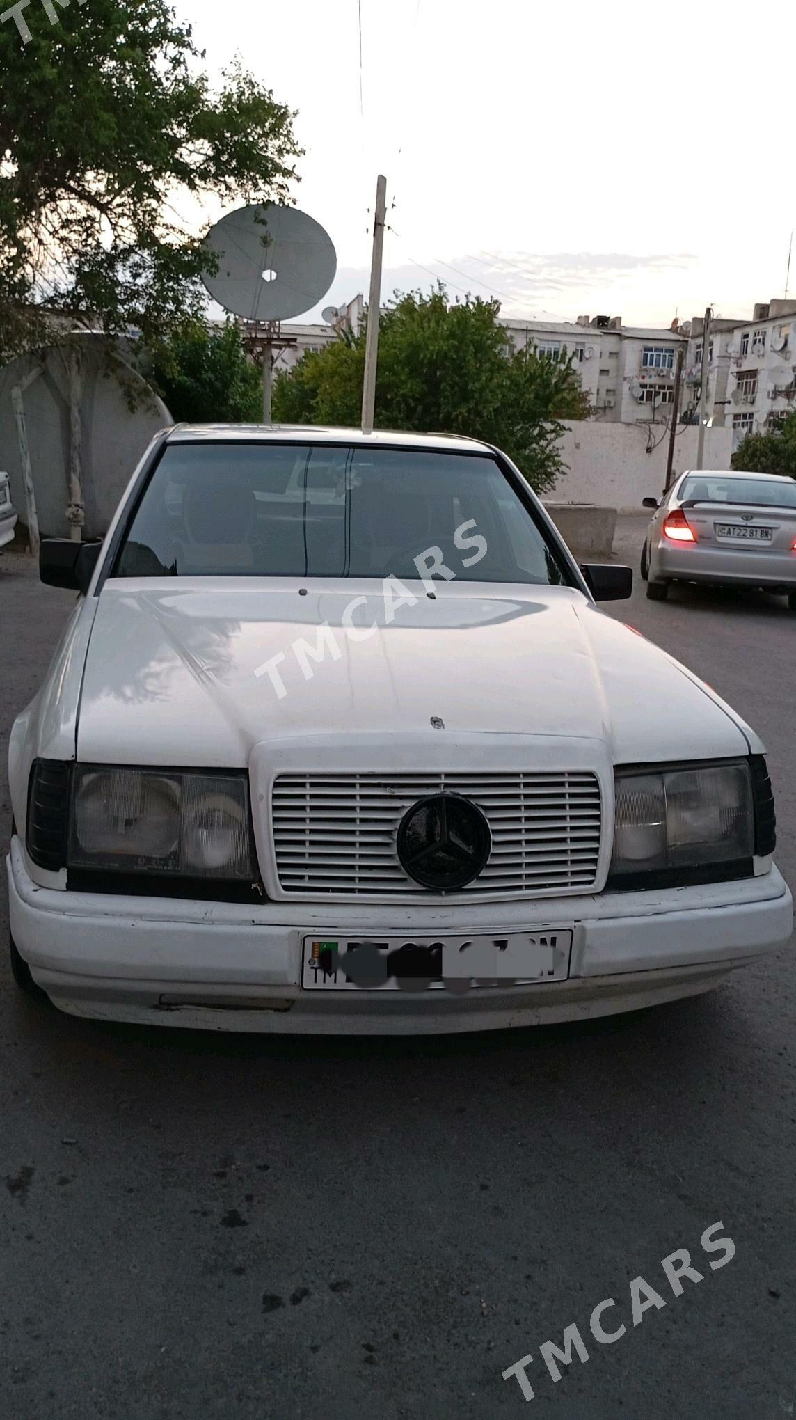 Mercedes-Benz 230E 1985 - 25 000 TMT - Туркменбаши - img 1