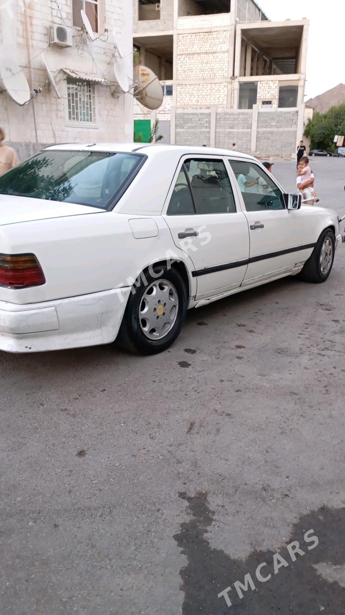 Mercedes-Benz 230E 1985 - 25 000 TMT - Туркменбаши - img 3
