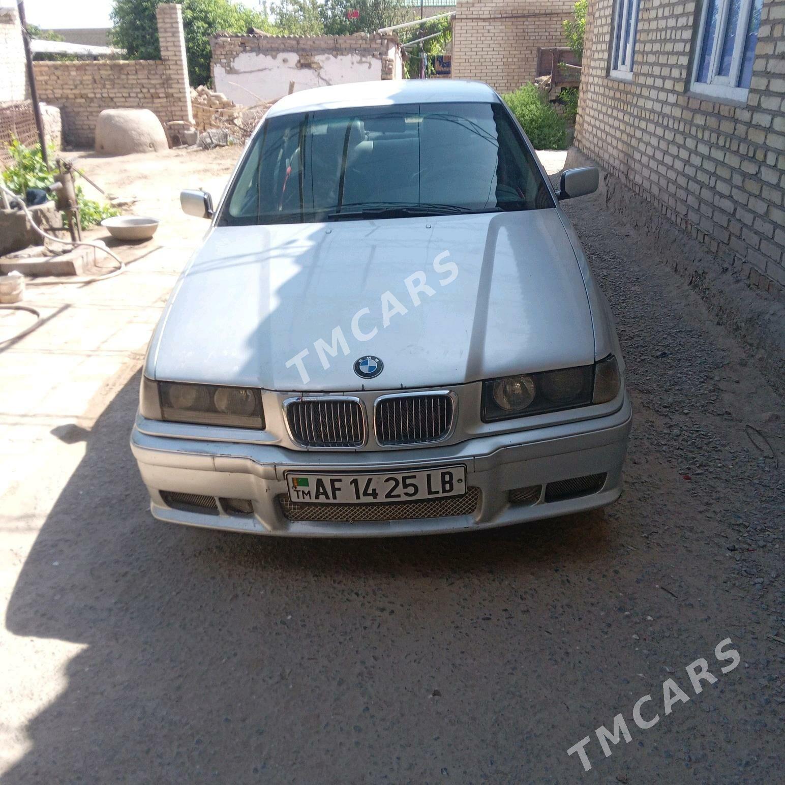 BMW 325 1997 - 37 000 TMT - Халач - img 4