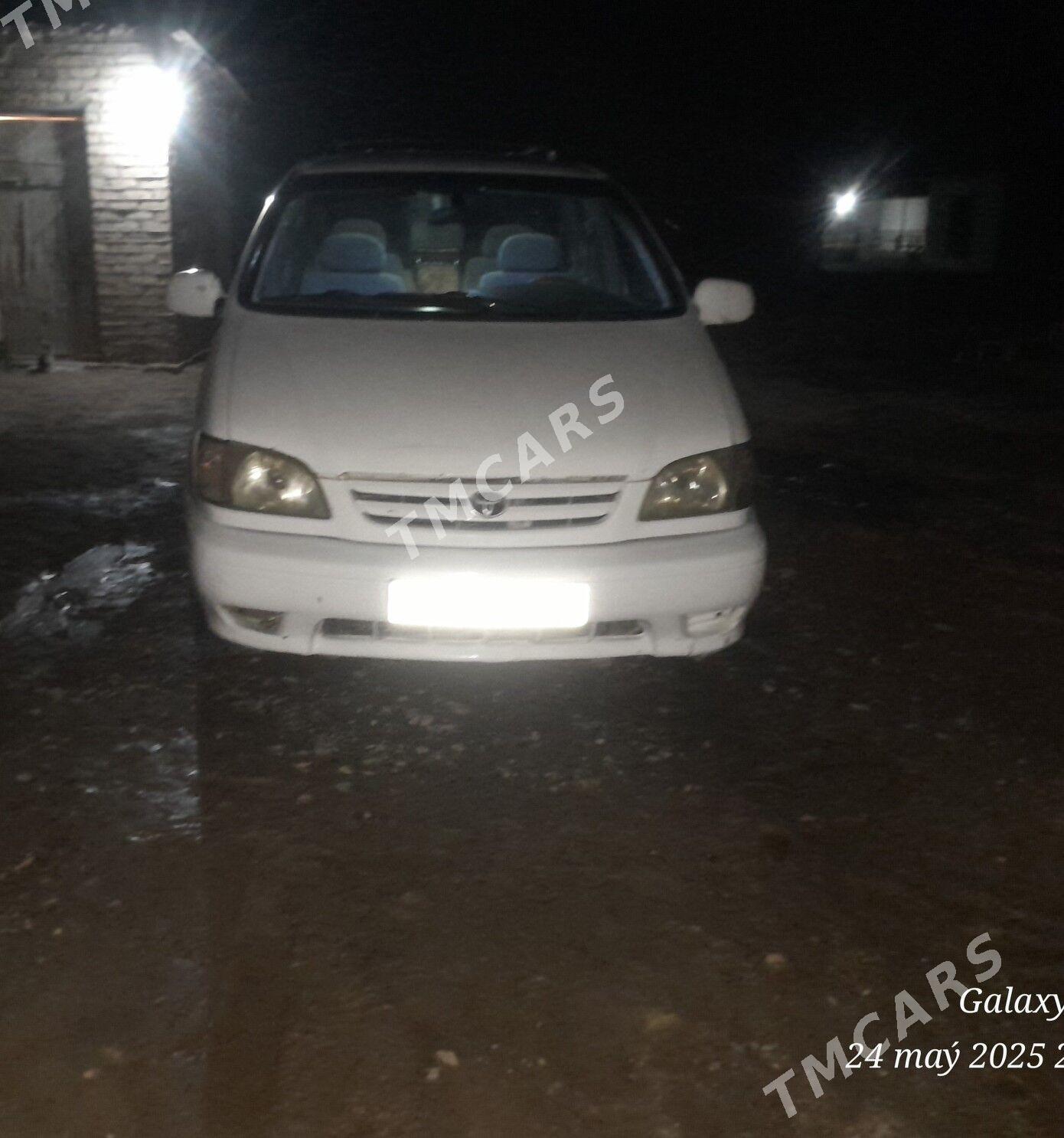 Toyota Sienna 2003 - 140 000 TMT - Бабадайхан - img 1