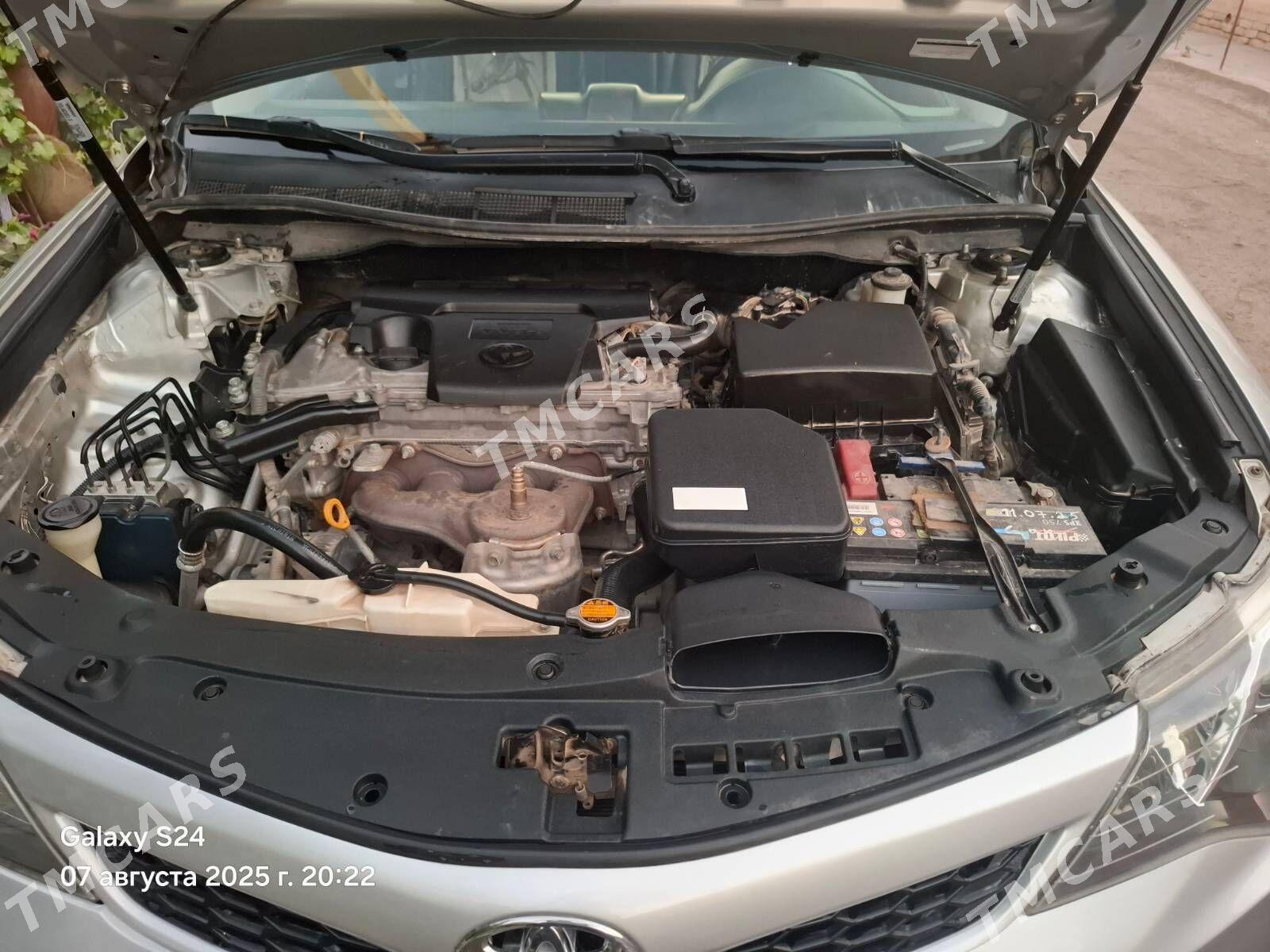 Toyota Camry 2012 - 230 000 TMT - Дашогуз - img 4