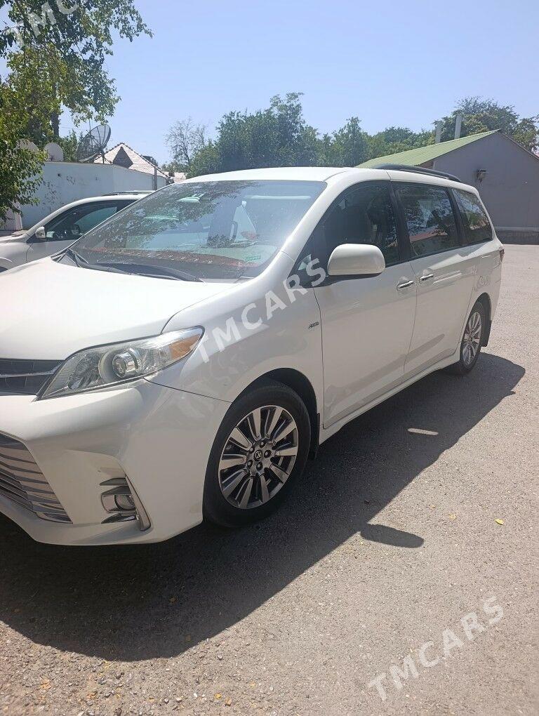 Toyota Sienna 2019 - 399 000 TMT - Ашхабад - img 2