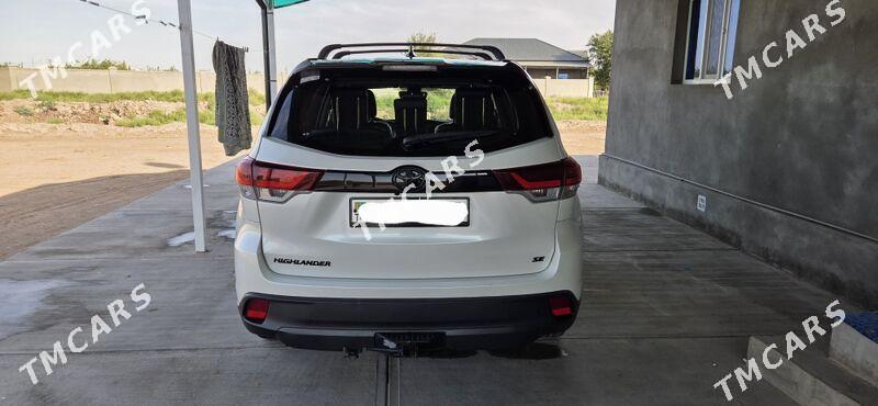 Toyota Highlander 2019 - 460 000 TMT - Дашогуз - img 1