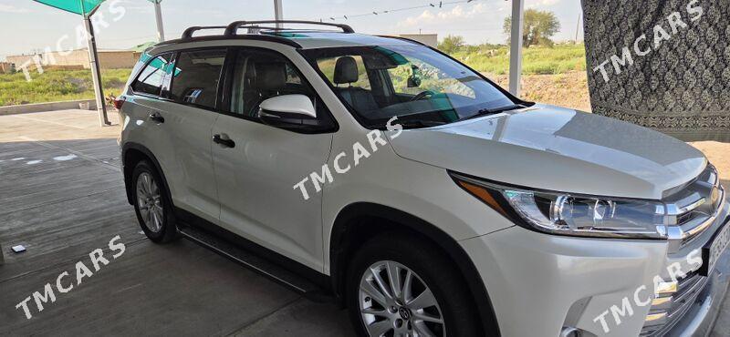 Toyota Highlander 2019 - 460 000 TMT - Дашогуз - img 4