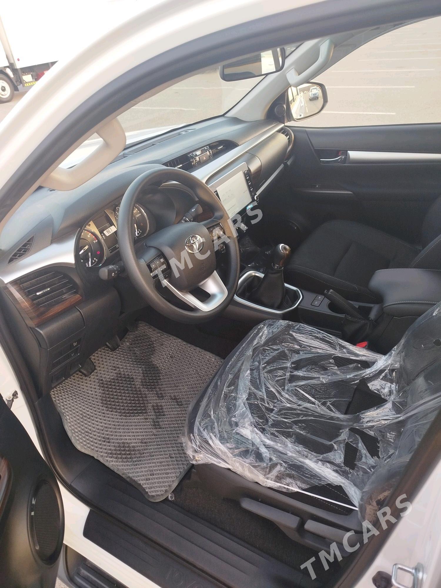 Toyota Hilux 2025 - 674 000 TMT - Aşgabat - img 8