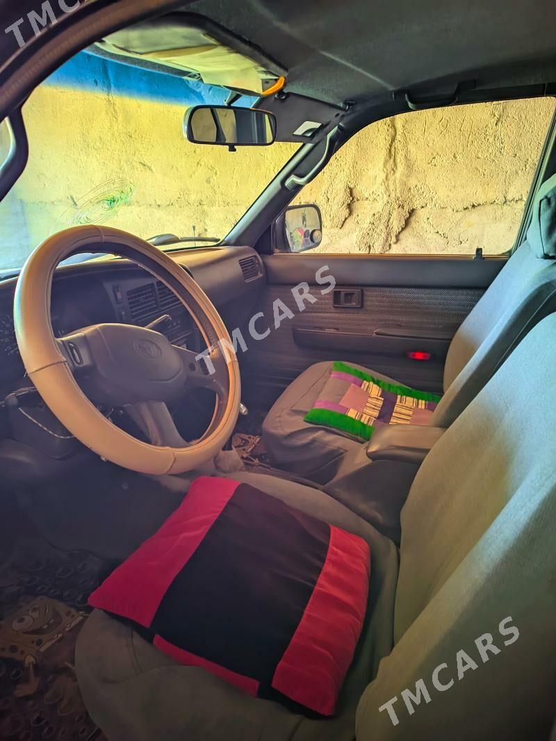 Toyota 4Runner 1994 - 43 000 TMT - Гумдаг - img 3