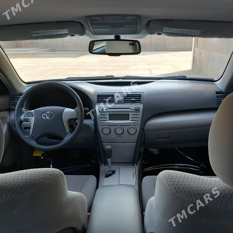 Toyota Camry 2010 - 229 000 TMT - Балканабат - img 2