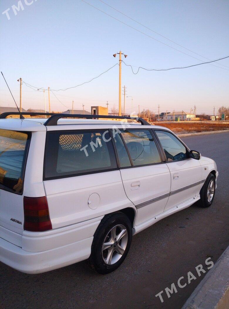 Opel Astra 1993 - 35 000 TMT - Gazojak - img 4