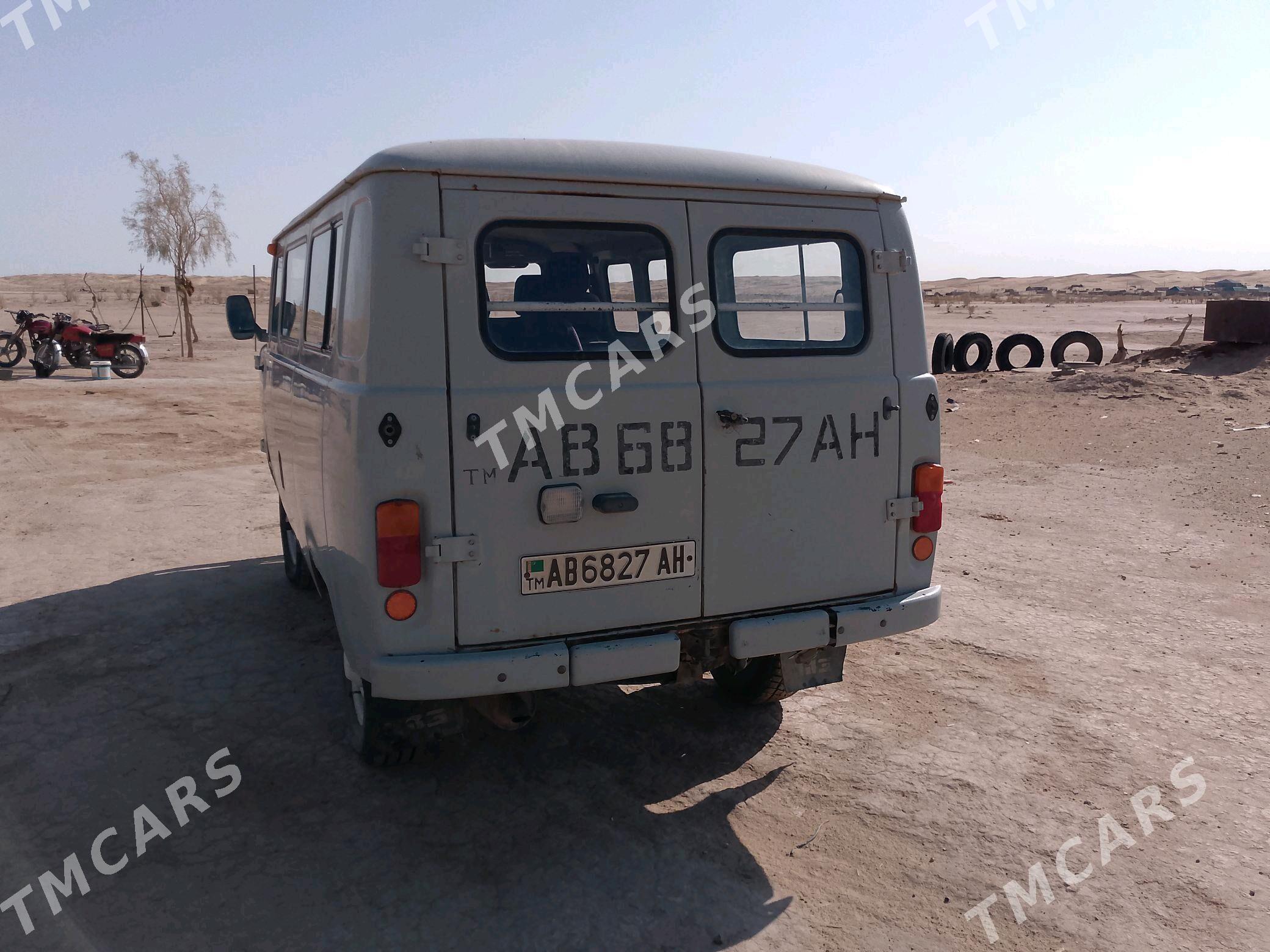 UAZ Profi 2010 - 80 000 TMT - Ак-Бугдайский этрап - img 5
