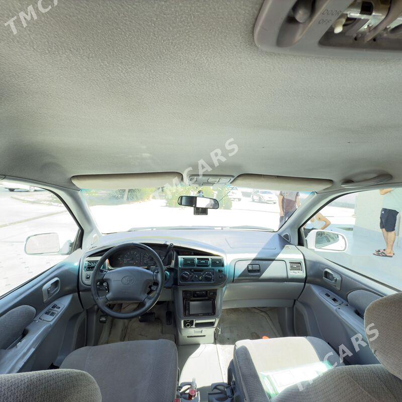 Toyota Sienna 2000 - 130 000 TMT - Дашогуз - img 4