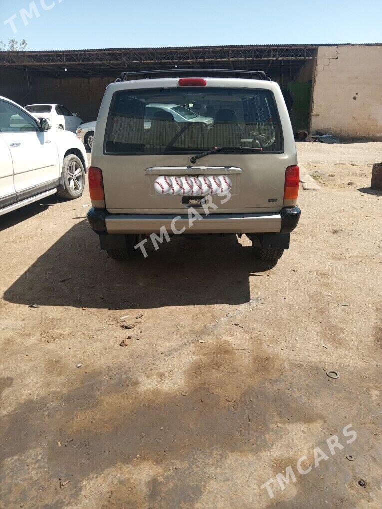 Jeep Cherokee 2001 - 70 000 TMT - Теджен - img 1